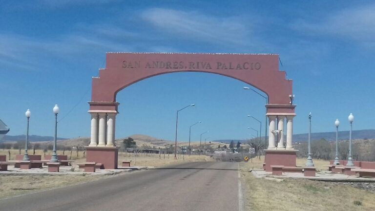 Puerta Riva Palacio